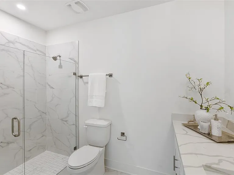 266 Park Lake St #19 — Photo 22