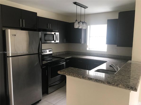 4088 N Pine Island Rd APT 400