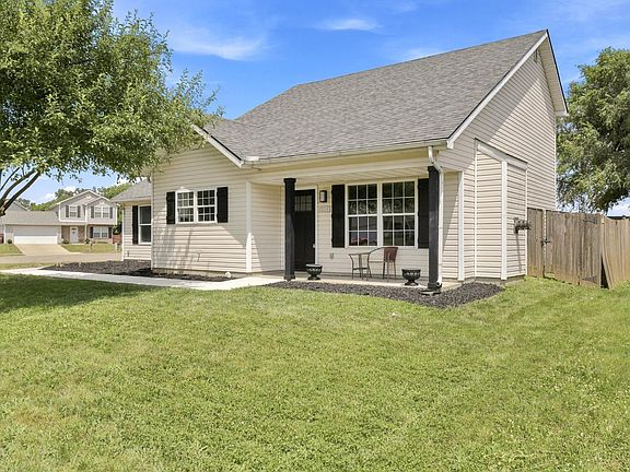 2nd image of 2215 Jackson Ln