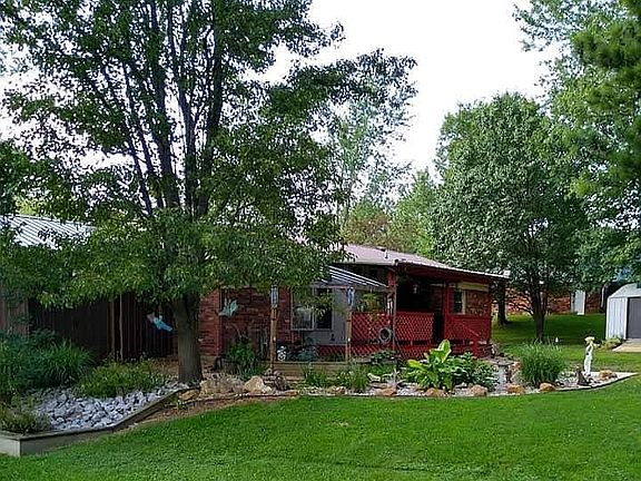 4th image of 401 Embry Villa Dr