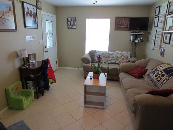 3rd image of 1709 Milam Dr