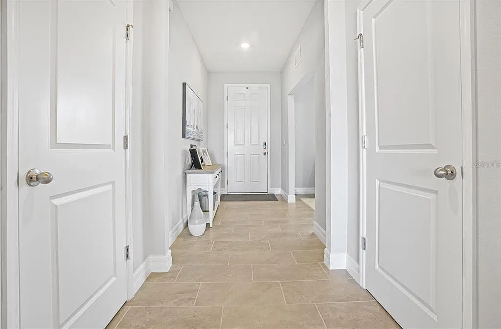 4 bed, 3.5 bath, 3314 sqft, $4,200 — Photo 4