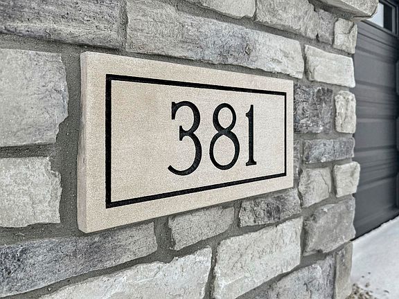 4th image of 381 Dahlia Dr #24