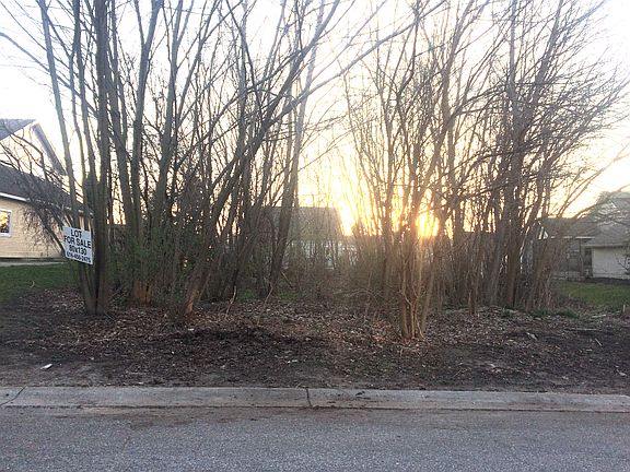 3rd image of 932 Songbird Ln