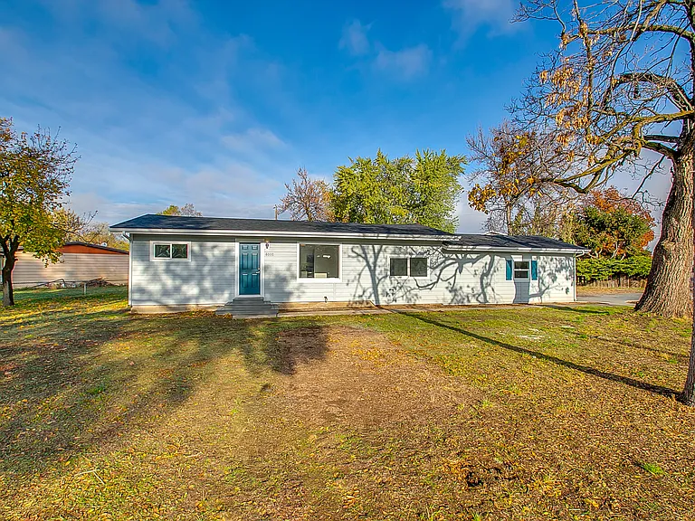 8000 W Dorian St — Photo 1