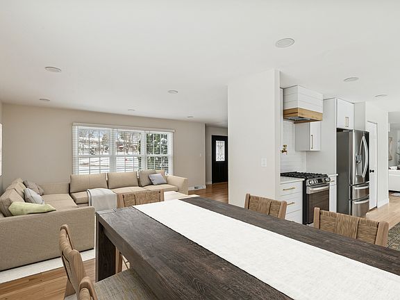 5th image of 827 5th Ave