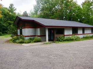 84 Snowfield Rd, Negaunee, MI 49866
