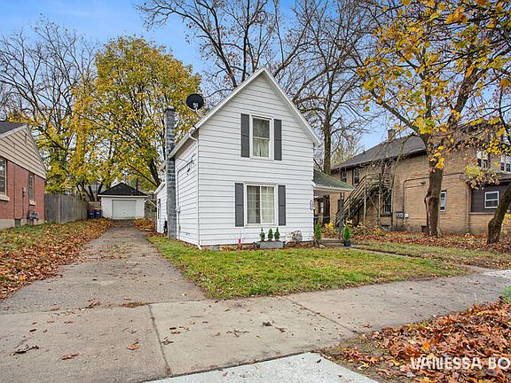 2nd image of 840 Flat St NE