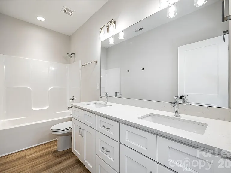3418 Peligreni St — Photo 9