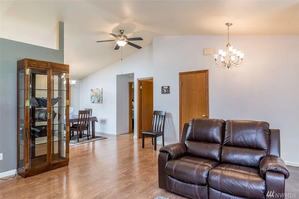 3 bed, 1416 sqft, $2,800 — Photo 4