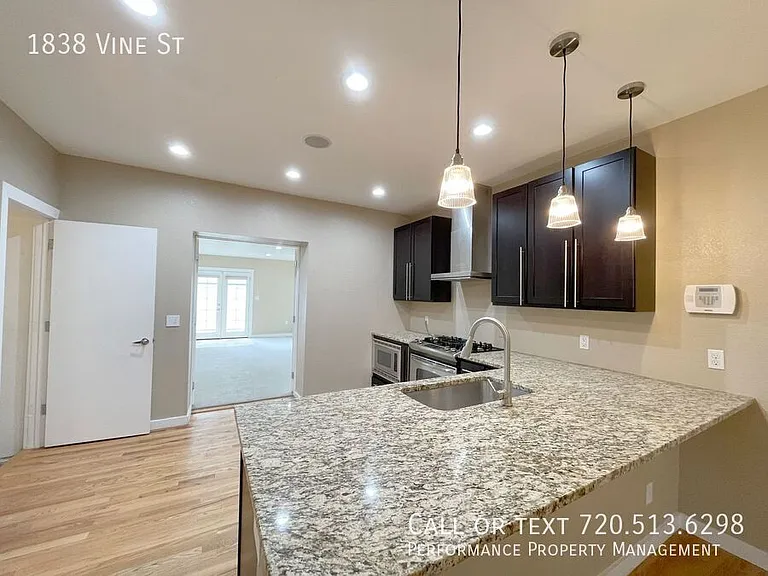 1838 Vine St — Photo 14