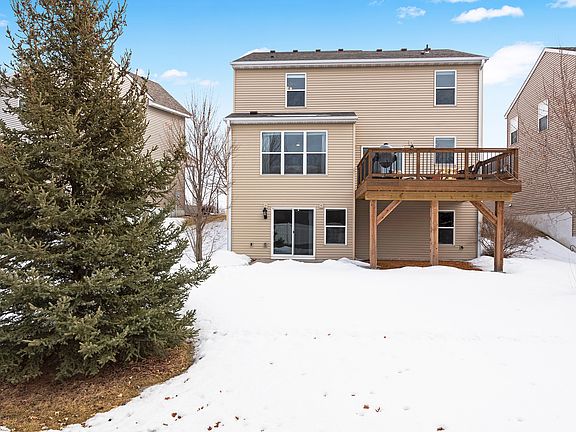3rd image of 219 Pine Hollow Dr