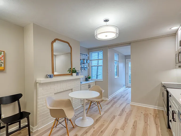 350 Lamont Pl — Photo 5