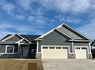 5611 163rd St, Urbandale, IA 50323