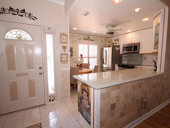3rd image of 380 Mainsail Ct