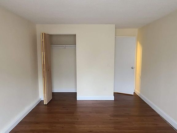4th image of 220 Babcock St #1D