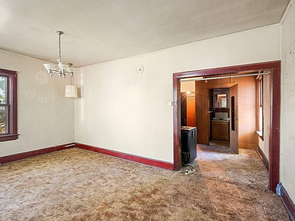 4th image of 200 Winona St W