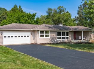 250 W Willow Dr, Zanesville, OH 43701