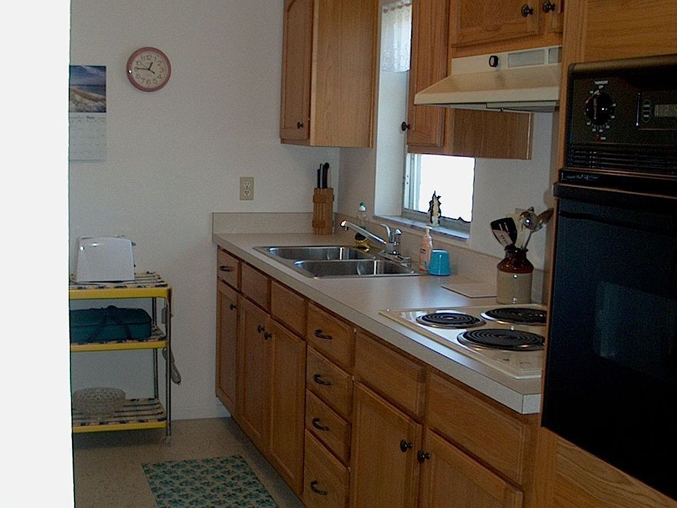 2nd image of 137 SE Soneto Ct