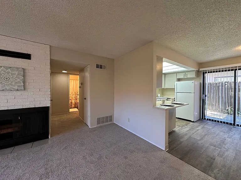 Ravenwood Apartment Homes — Photo 3