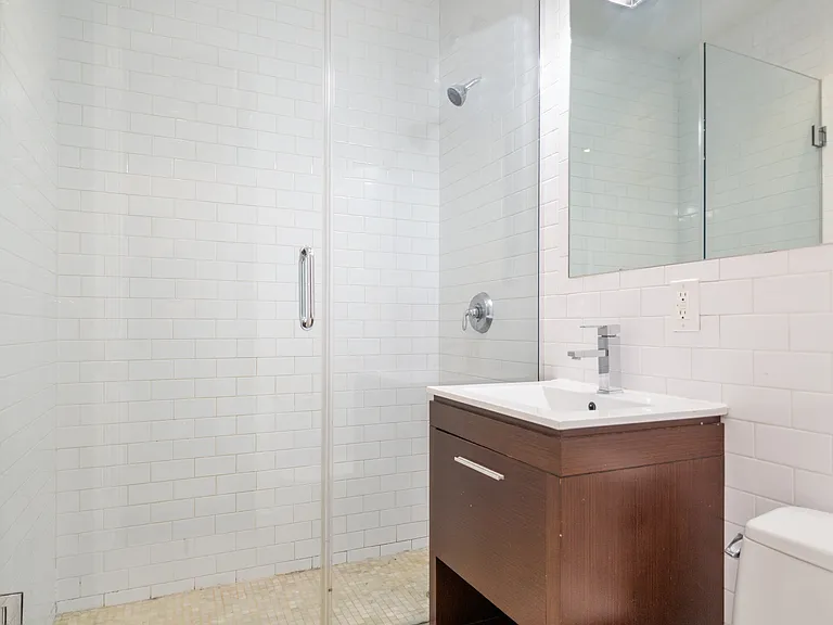326 E 4th St #2B — Photo 7