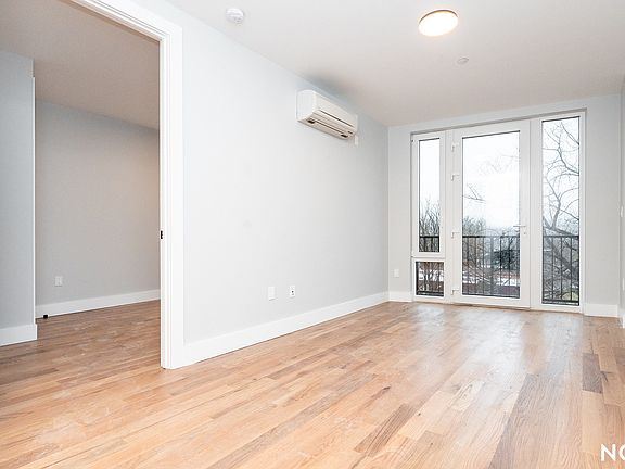 2nd image of 30-61 Vernon Blvd #4G