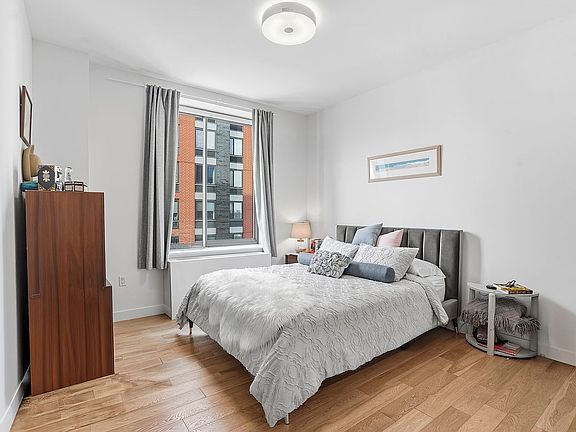 3rd image of 8 Vanderbilt Ave #9K