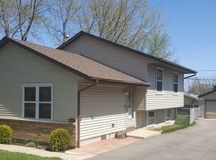 1127 N Fairfield Rd, Round Lake Beach, IL 60073