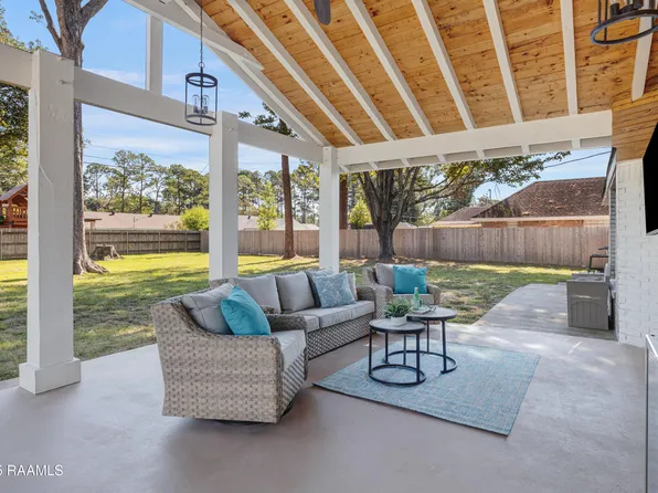 303 Estainville Ave, Lafayette, LA 70508