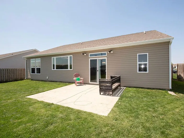 6173 Silvercreek Dr — Photo 4