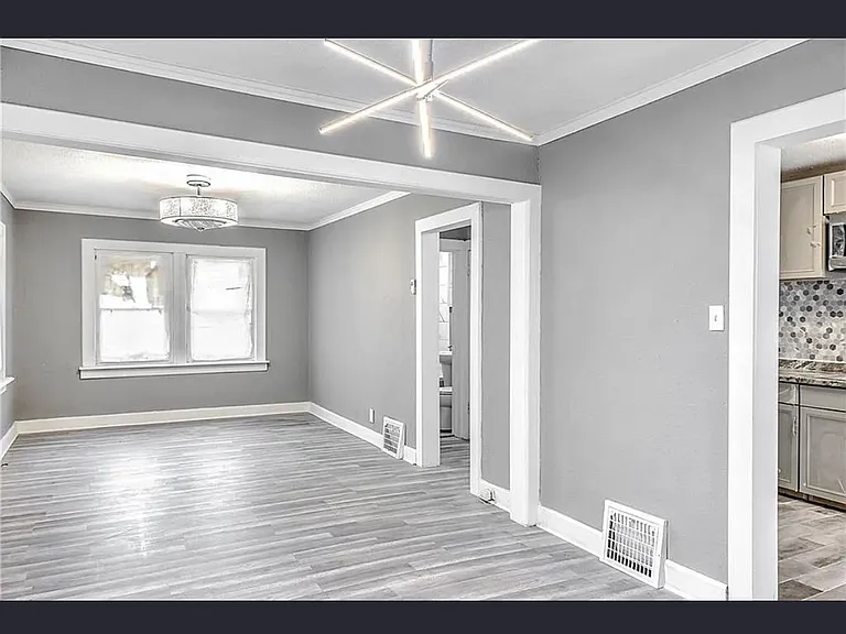 3910 Mersington Ave — Photo 4