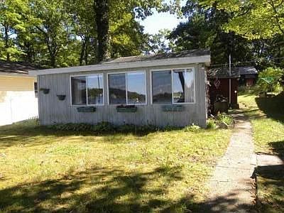3rd image of 32010 Huckleberry Ln