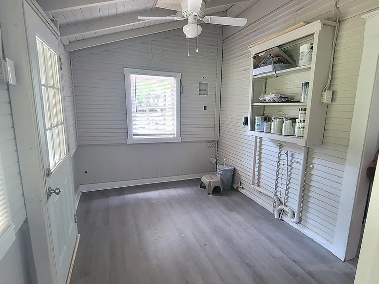 313 N Walnut St — Photo 11