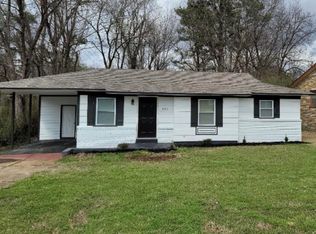 560 Howard Dr, Memphis, TN 38109