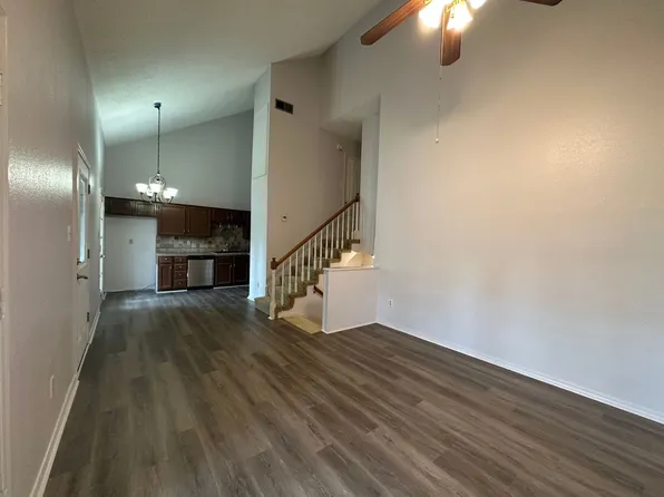 100 Teal Ln, Lafayette, LA 70507