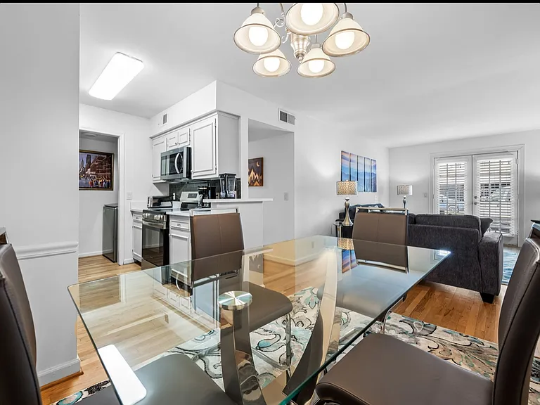 2905 Burch Ave #3 — Photo 9