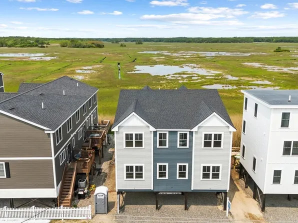 77 N End Blvd #2, Salisbury, MA 01952