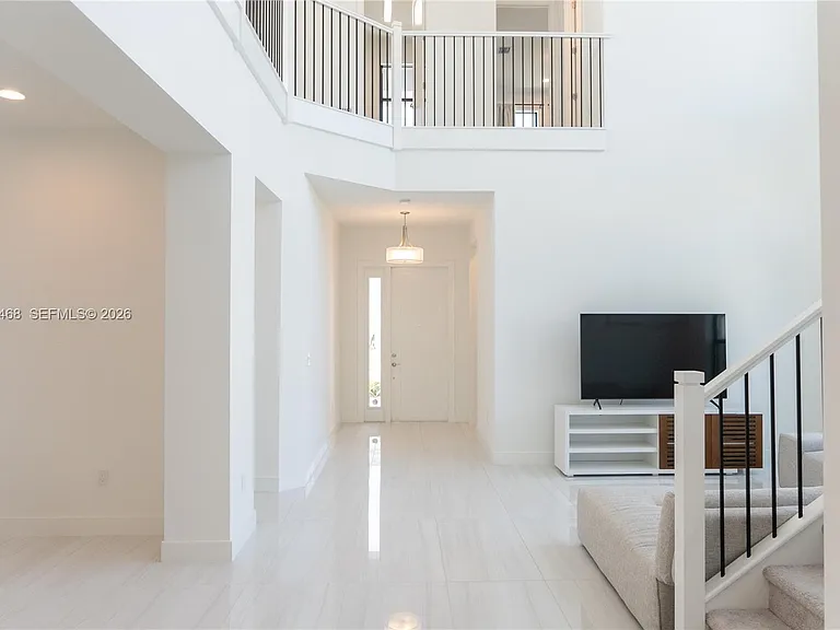 8151 Laurel Falls Dr — Photo 4