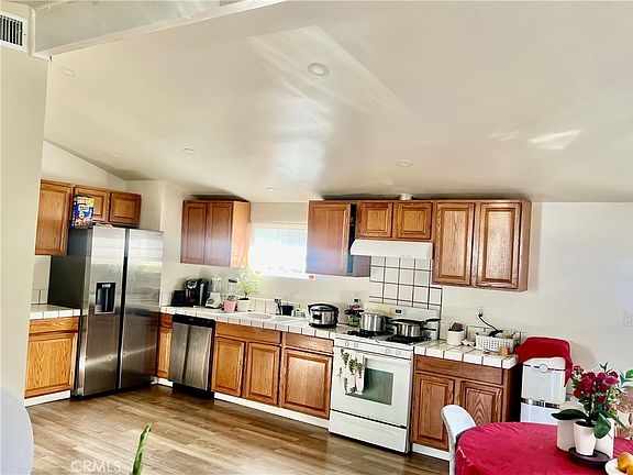 3rd image of 38657 Lilacview Ave