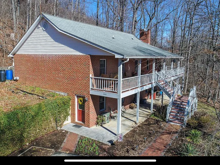 849 Dawnridge Ln — Photo 1