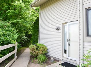 280 Brittany Farms Rd APT F, New Britain, CT 06053