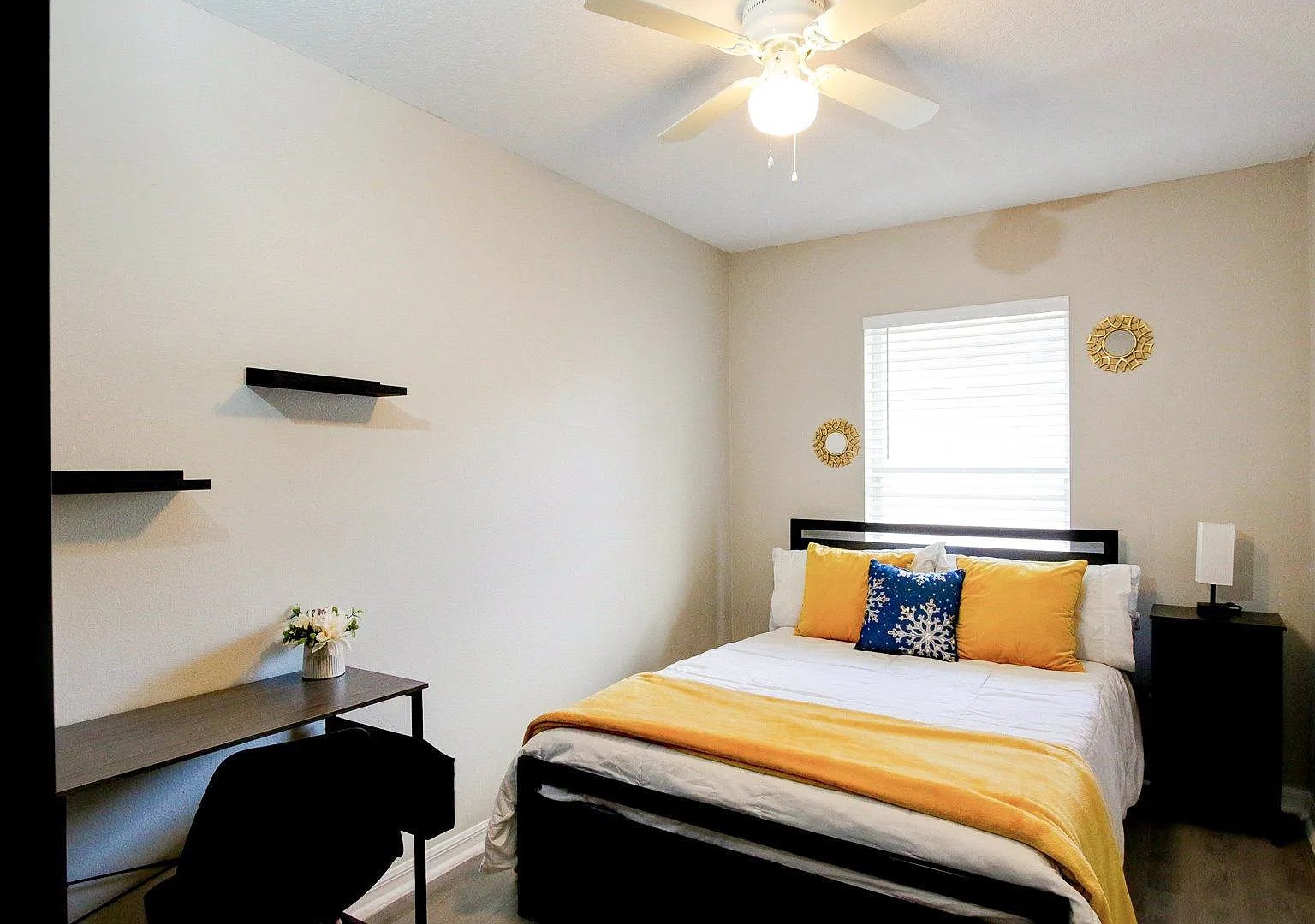 4 bed, 2.0 bath, 1700 sqft, $940 — Photo 1