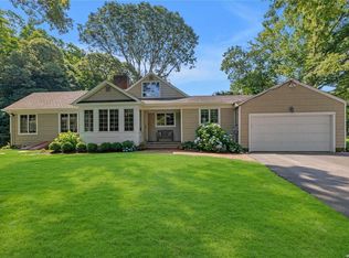 26 Cove Rd, Huntington, NY 11743