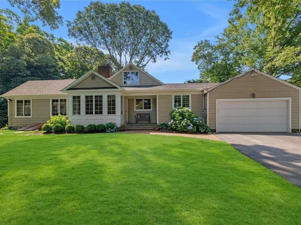 26 Cove Road, Huntington, NY 11743