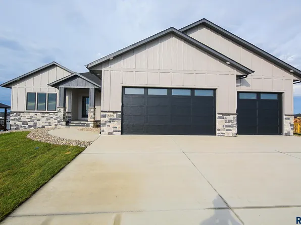 8324 E Spearfish Ct, Sioux Falls, SD 57110