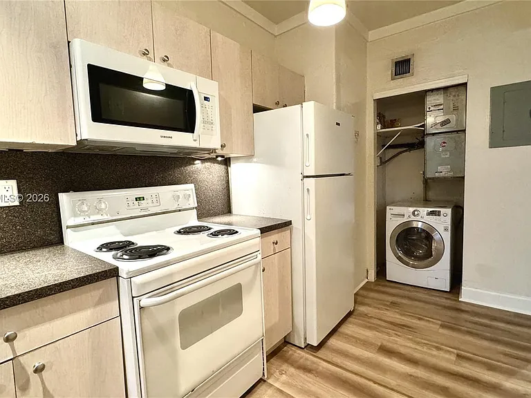 1335 Pennsylvania Ave #3 — Photo 9