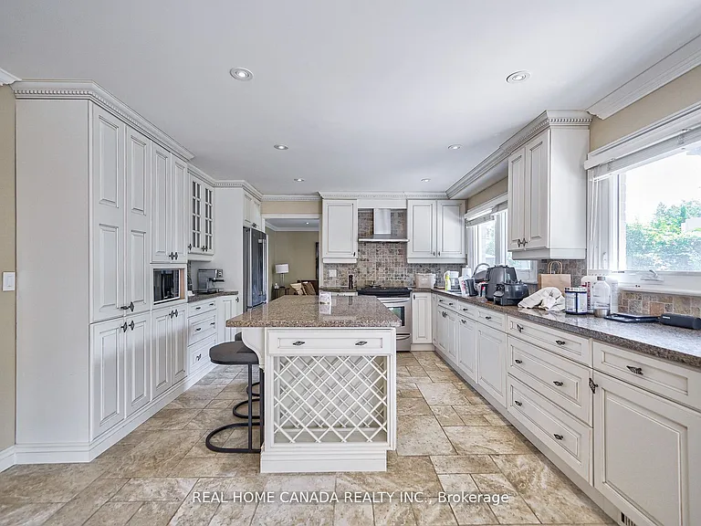 82 Arkendo Dr — Photo 12