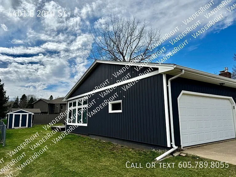 4401 E 20th St — Photo 27