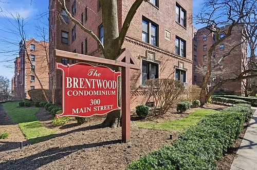 300 Main St #6F Photo 1