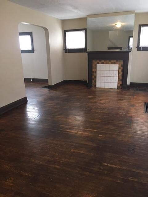 2nd image of 769 E Deshler Ave